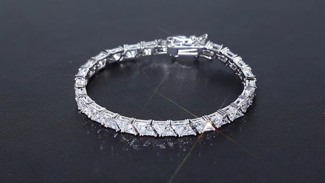 JINAO 4MM Double Triangular Cut Link Tennis Chain Bracelet 18K Real Gold Plated Iced Out Cubic Zirconia Triangle Cut Tennis Bracelet for Men Women