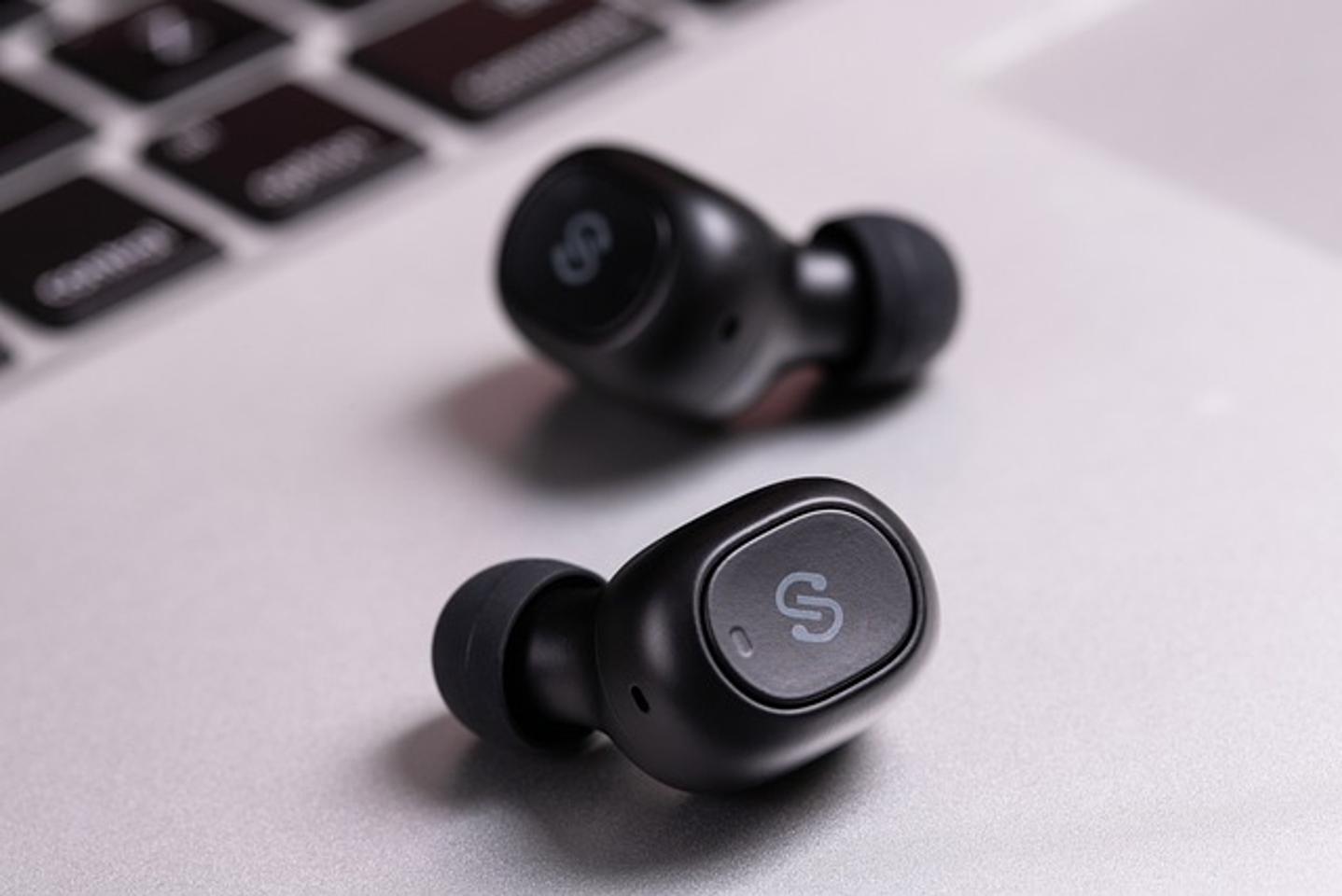 Wie man Sony-Kopfhörer per Bluetooth verbindet