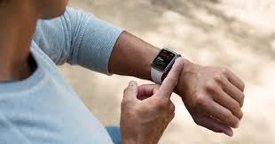 "smartwatches And Cardiology: What Do the Experts Recommend?"