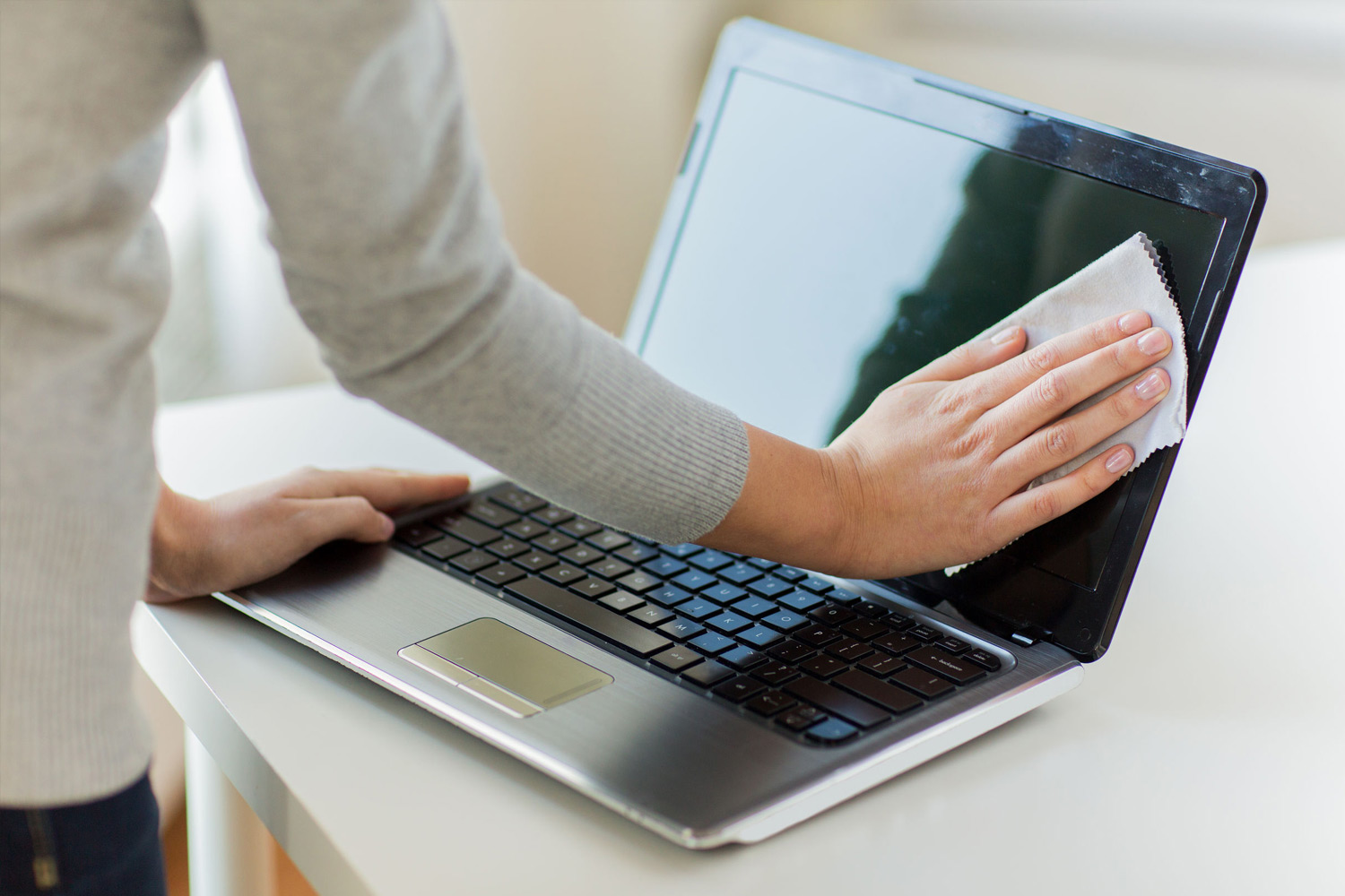 Understanding Laptop Screen Cleaning: What Do You Clean A Laptop Computer Screen With?