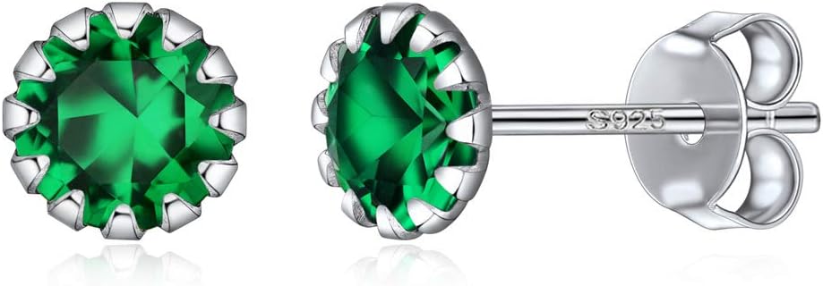 ChicSilver Boucles d'Oreilles en Émeraude et Argent 925, 0.6ct, 5.5mm, Antiallergique, pour Femmes Modernes et Élégantes - Idéales pour Usage Quotidien et Occasions Spéciales