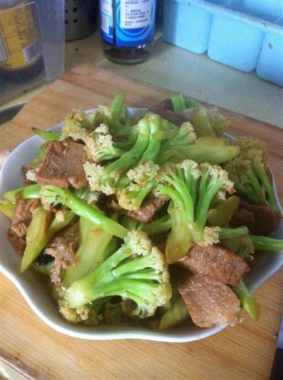 有机花菜炒肉好吃又简单的做法