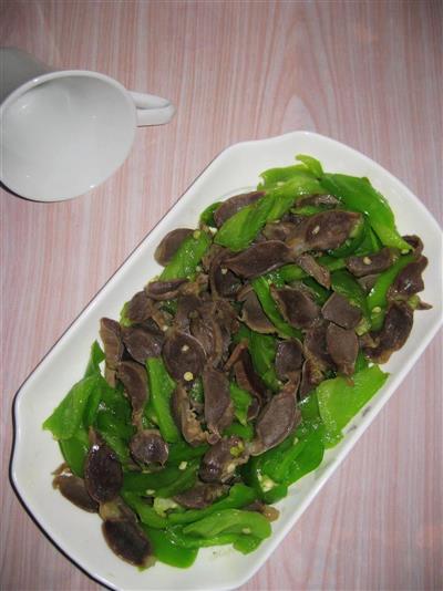 辣椒炒鸡胗的制作方法