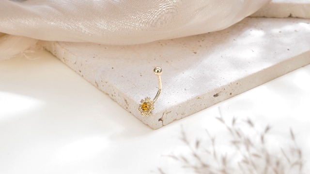 14K Gold Sunflower/Daisy Belly Button Ring, Hypoallergenic Body Piercing Jewelry, Perfect Gift for Women and Girls with Sensitive Skin