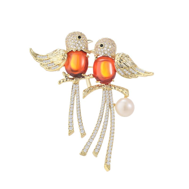 Chic Love Birds Brooch with Rhinestones, Pin Clasp, 18k Gold Plated, Copper Material for Women, Perfect Gift for Mom or Wife