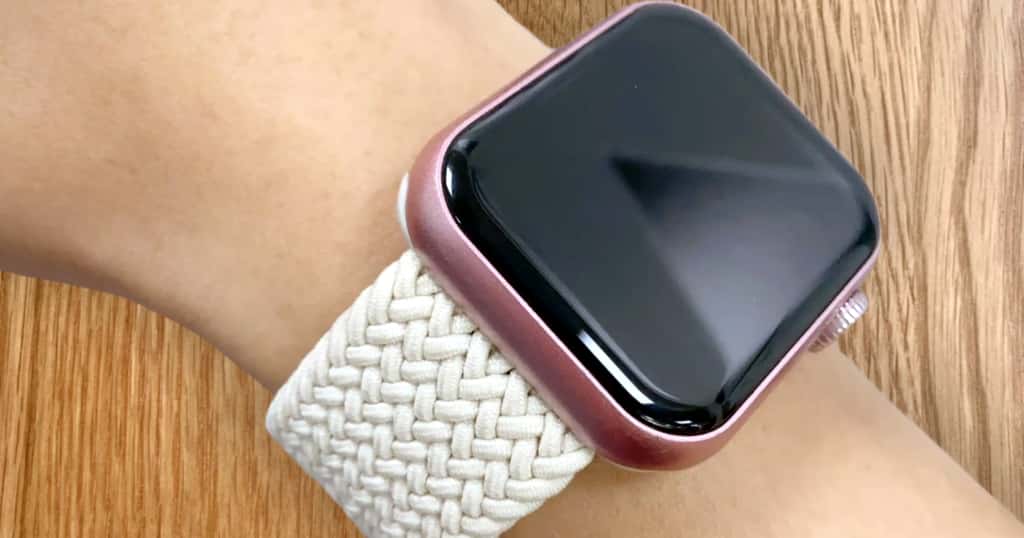 Apple Watch tiszta, fonott szíjjal – helyesen felszerelt és tisztított óraszíj bemutatása