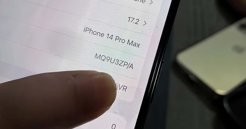 Layar iPhone menampilkan kode ZPA di Pengaturan, disertai penjelasan tentang apa itu kode ZPA