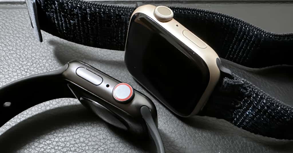 Dua Apple Watch berbahan kulit, dengan fokus pada Digital Crown untuk mengilustrasikan fungsi tambahan dan tips penggunaan lanjutannya