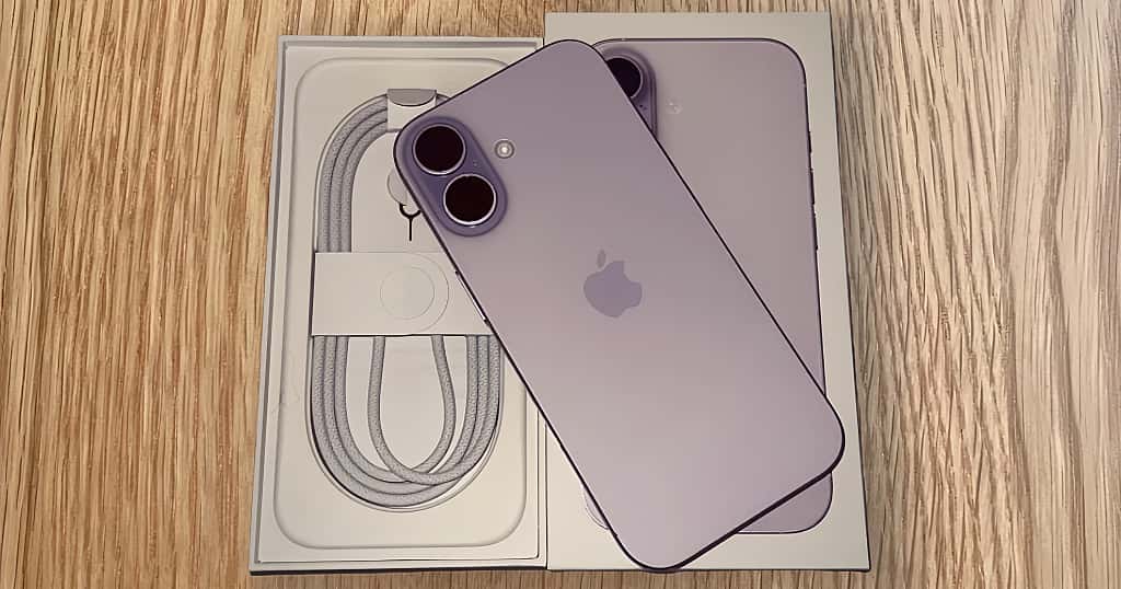 iPhone dilengkapi dengan chip dan kabel pengisi daya terbaru, yang menonjolkan kinerja tinggi dan kinerja cepat, meningkatkan pengalaman pengguna