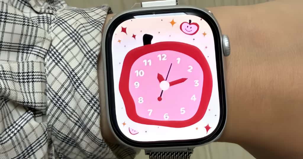 Apple Watchで手描き風のリンゴ文字盤を設定している様子を示す表盤変更手順の解説用画像