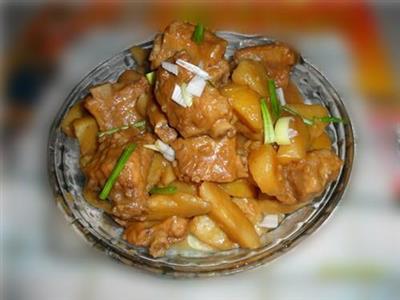 排骨烧土豆的制作方法和配料
