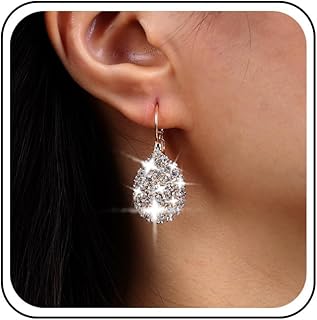 Boucles d'oreilles Chanel en boucle d'oreille pour femmes avec strass étincelants et style boho vintage, parfaites pour compléter vos tenues lors de mariages et événements spéciaux