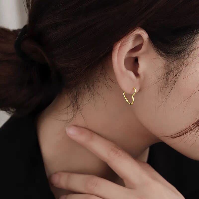 925 Sterling Silver 1.6CM Heart Hoop Earrings for Women Teen Girls Minimalist Hoop Earrings Sweet Love Heart Earrings Drop